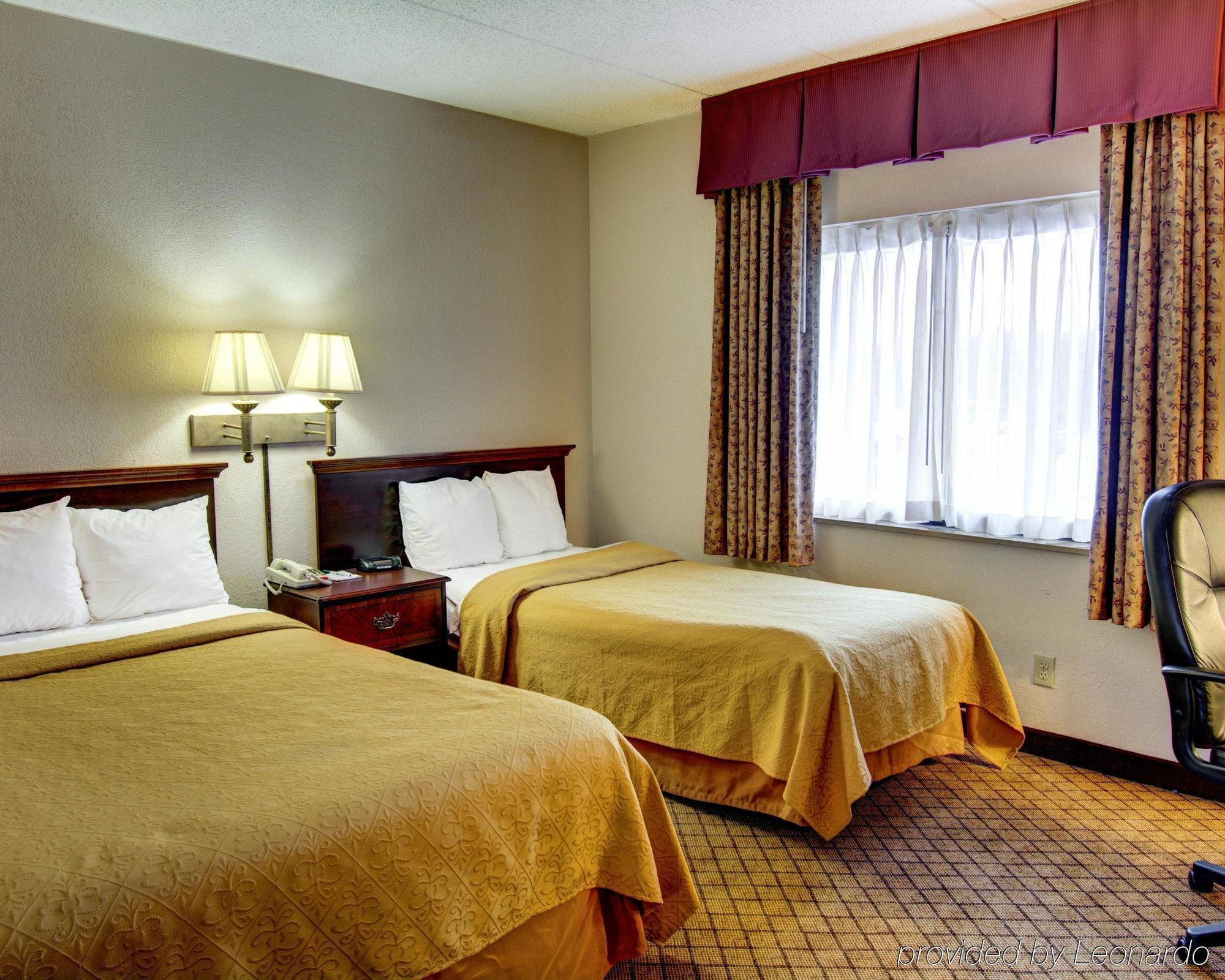 Quality Inn & Suites College Park Buitenkant foto